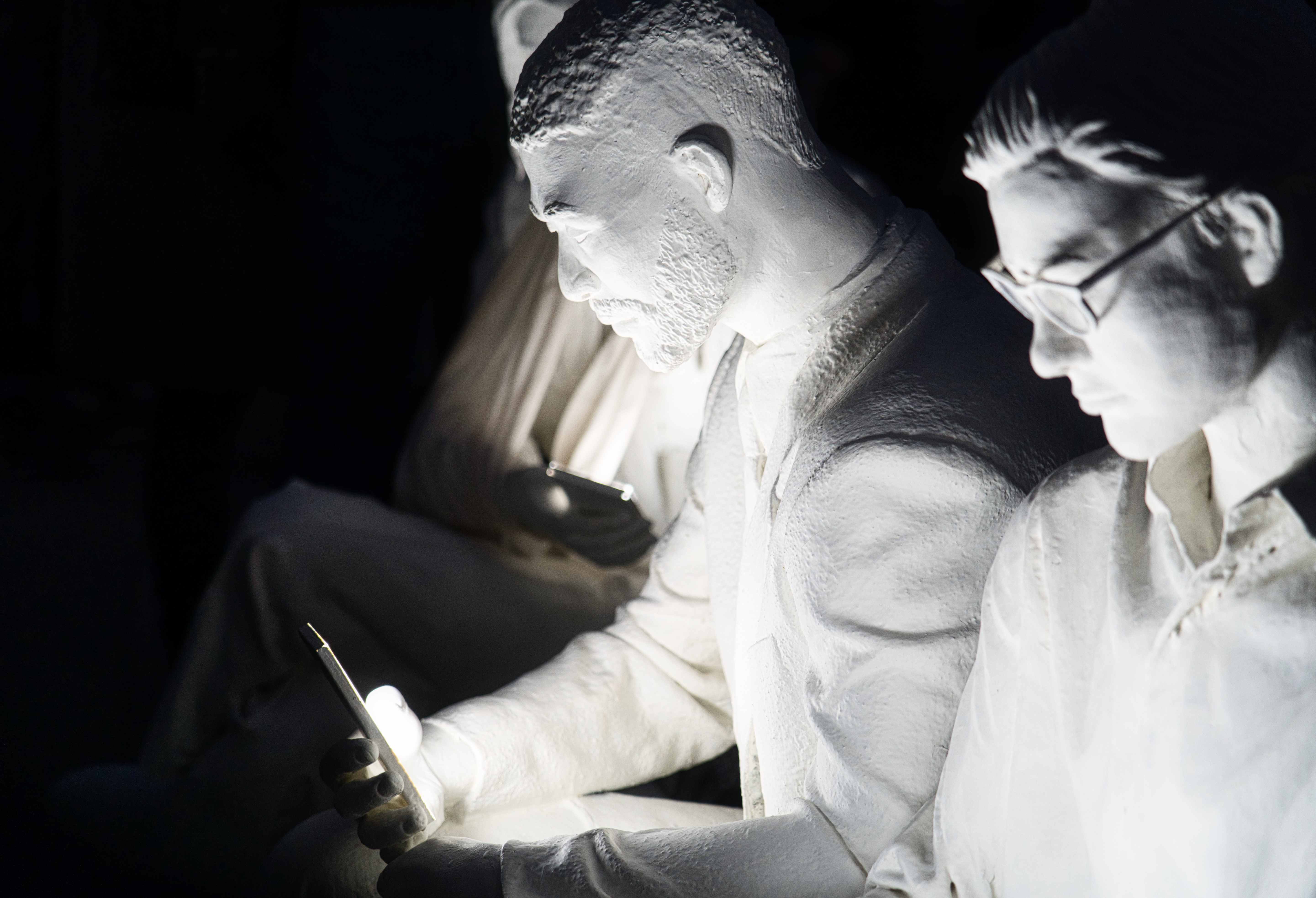 Она: Технологическая любовь и одиночество будущего