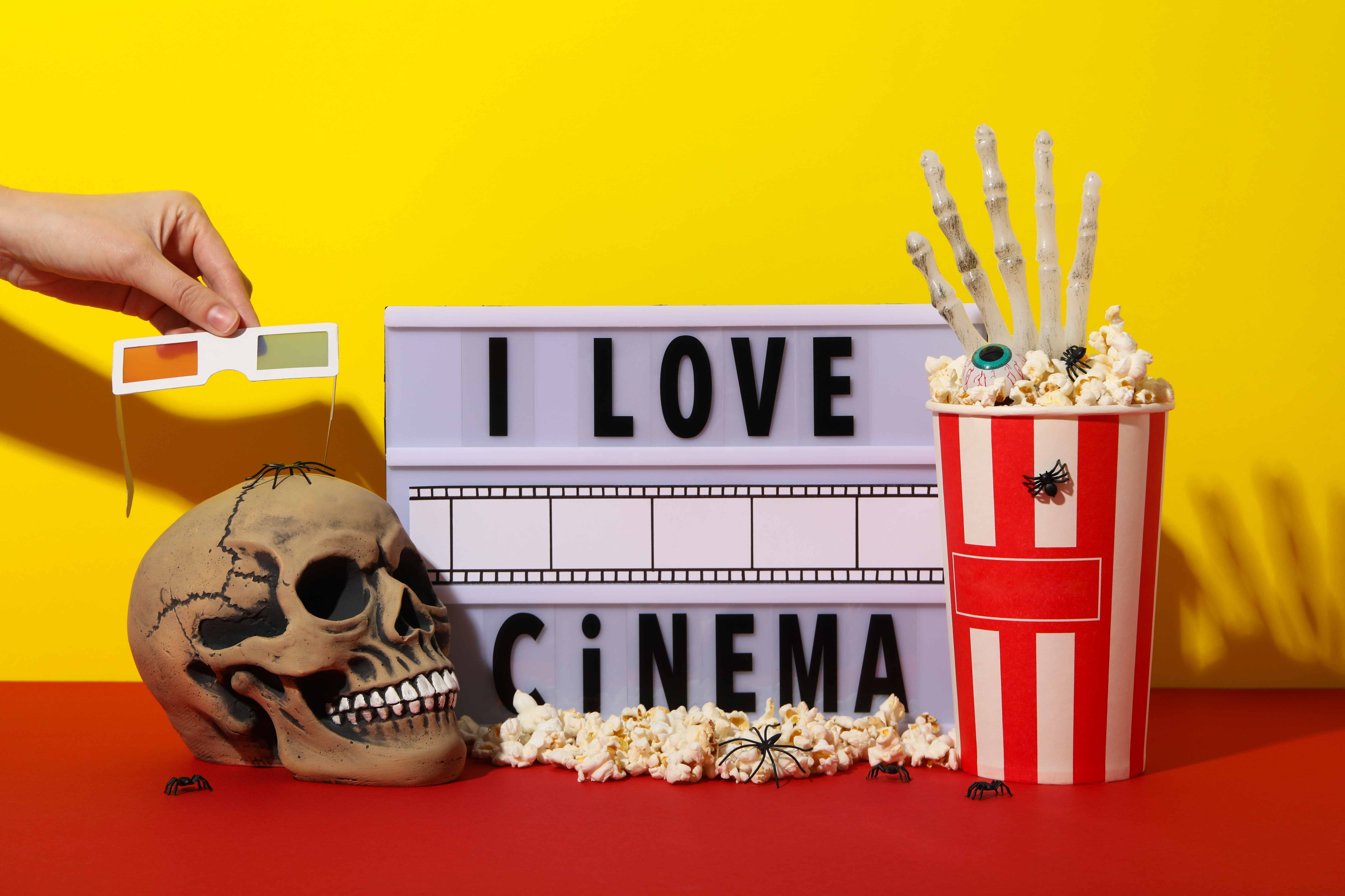 Сравнение уникальных черт и культурных контекстов